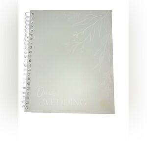 Elegant White Wedding Planner